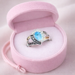 ANILLO DE GRADO PIEDRA GOTA (AZUL OS, FUTSIA,AZUL CL, CRYSTAL, VERDE OS)  REF 4475